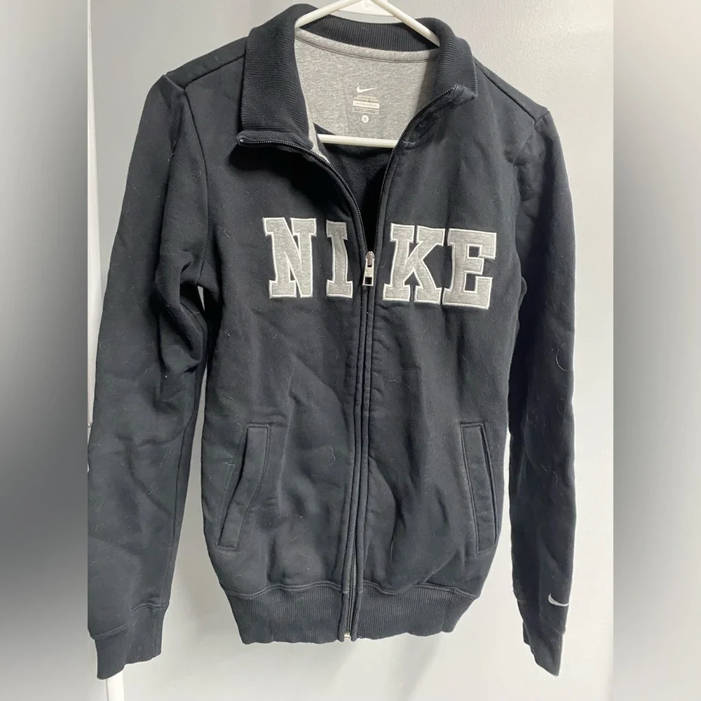 Nike Gray and Black Sweatshirt/sweat pants combo